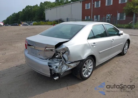 2013 Toyota Camry Xle z USA, uszkodzony, nr VIN 4T4BF1FK1DR336472